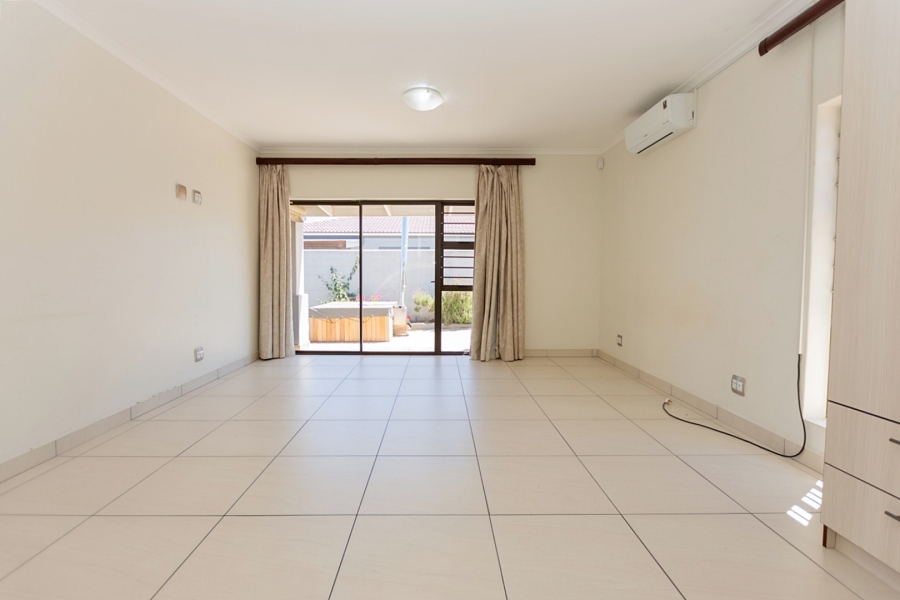 5 Bedroom Property for Sale in Country Club Western Cape